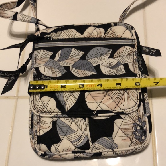 ⭐️VERA BRADLEY CROSSBODY BAG⭐️ - Picture 11 of 11